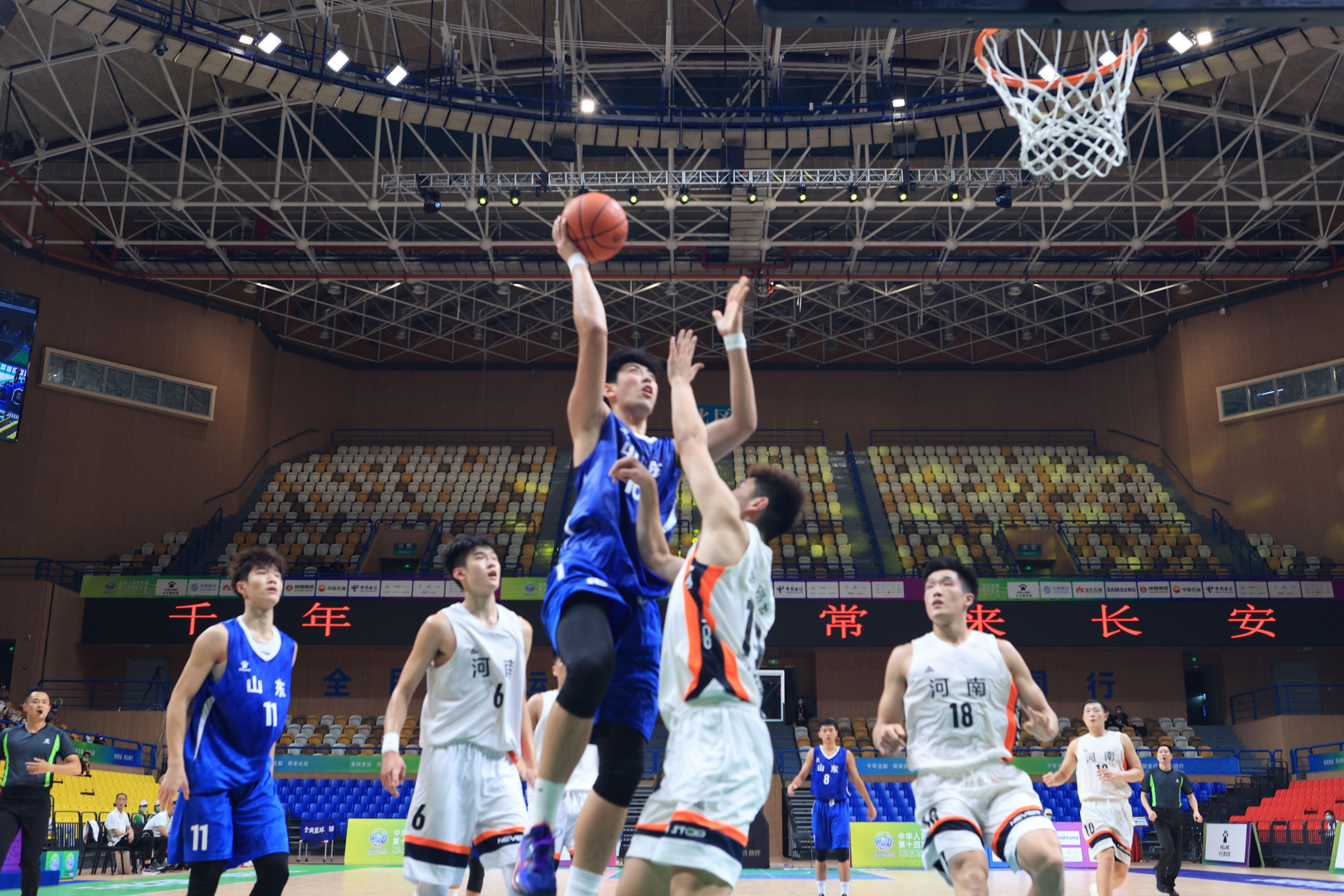 他冷静地分 他冷静地分